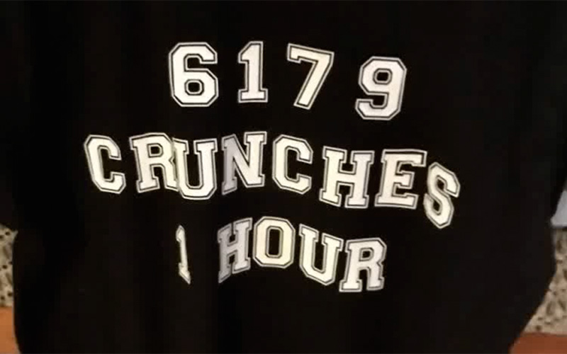 6179 crunches in 1 hour.